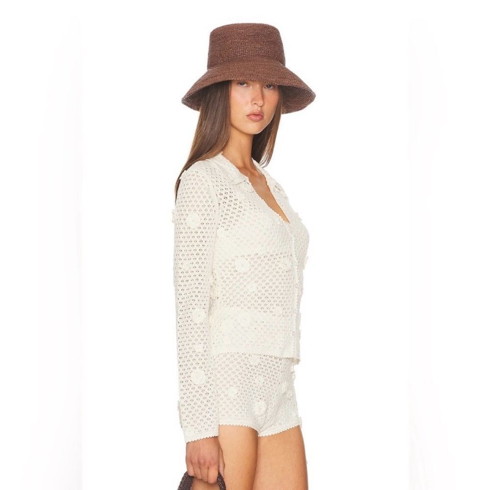 NWT HELSA Rieley Cardigan + Shorts set in cream knit - Picture 4 of 13